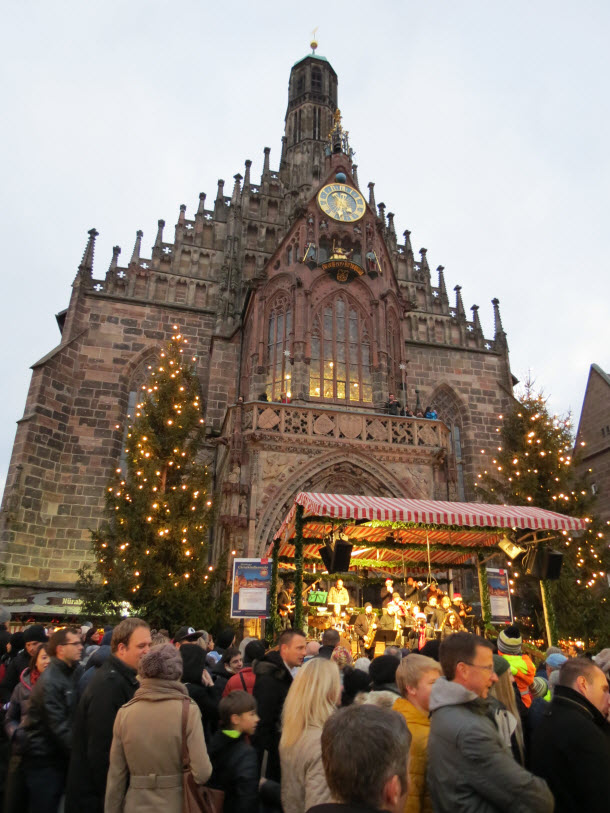 Nürnberg Cathedral - Christmas Market