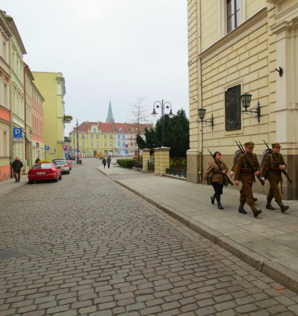 Boomer Travel | Bydgoszcz, Poland | Street with militia