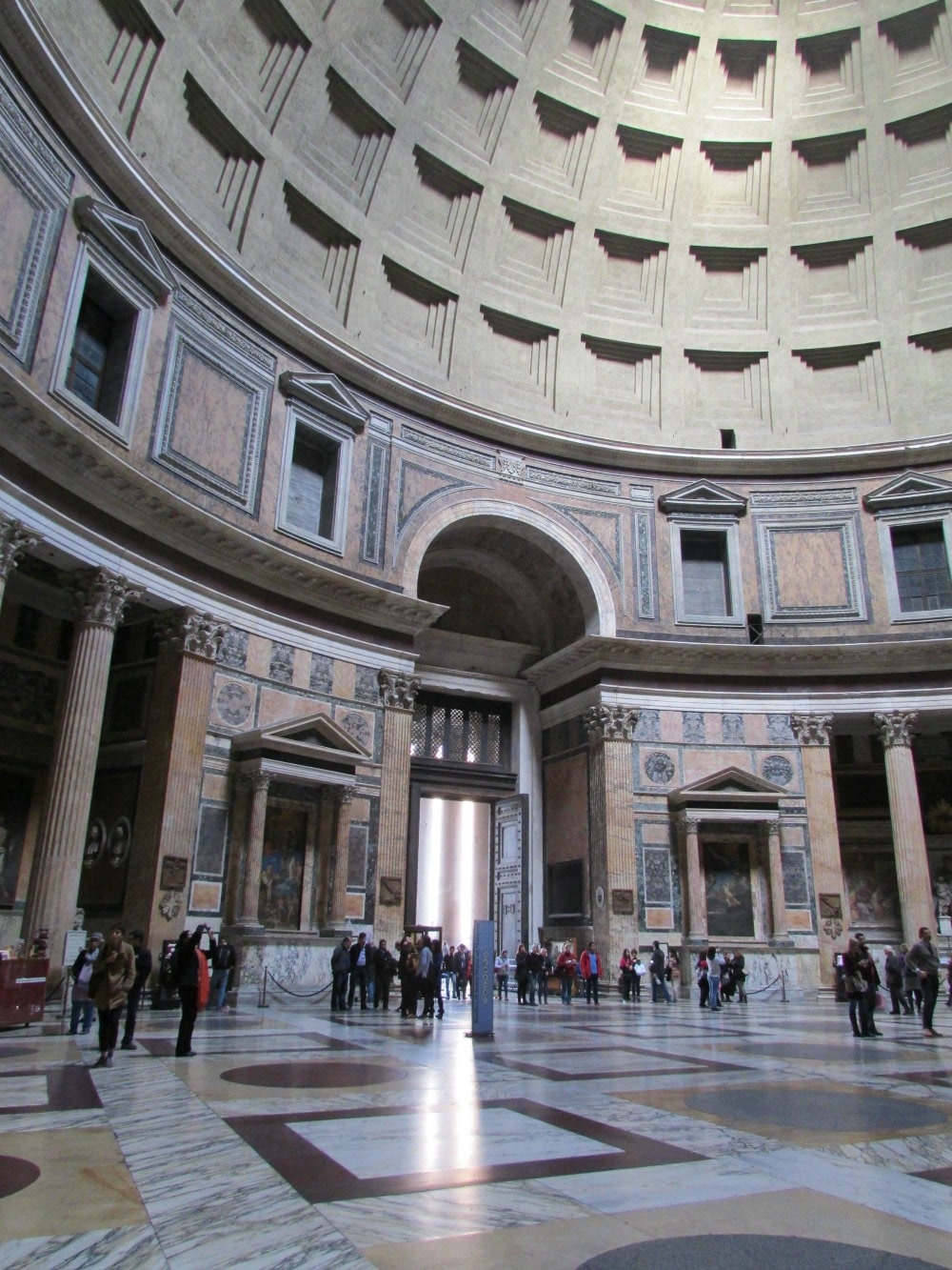 Rick Steves suggest going to attractions like the Pantheon in Rome during off hours
