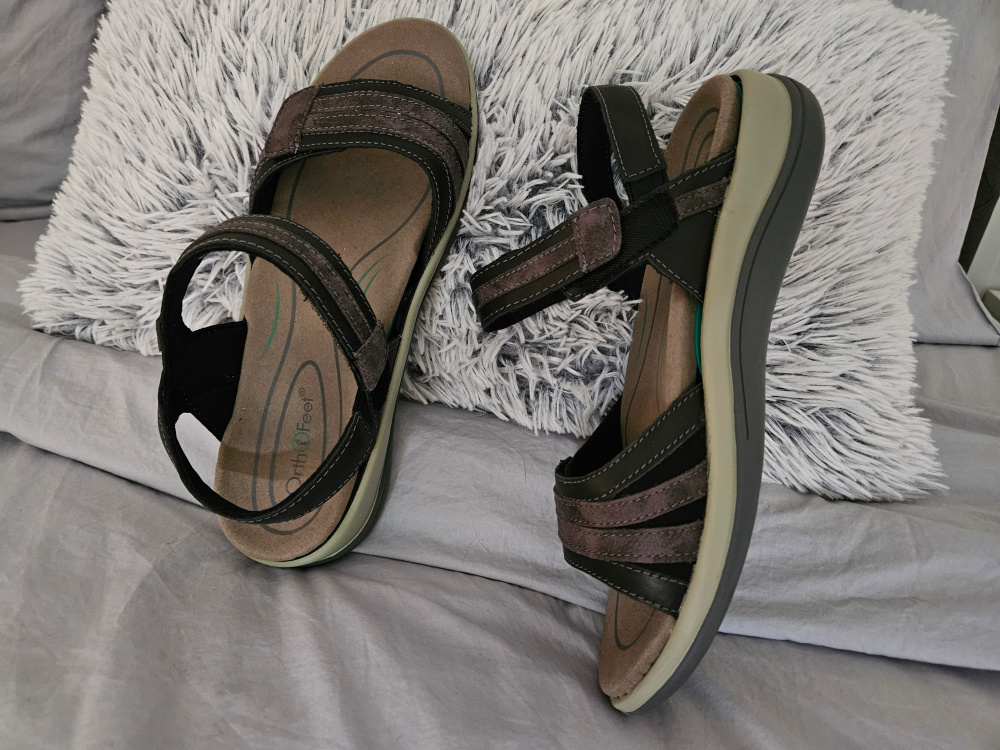 Orthofeet Black Paloma Flat Sandals