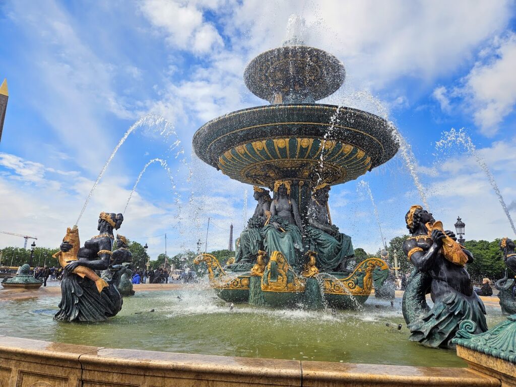Fontaine des Mers at Place de la Concorde